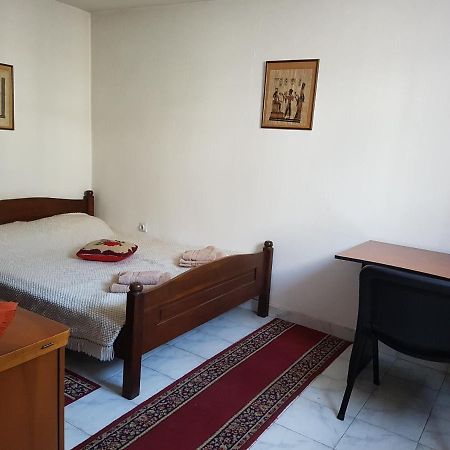 A Modest Place Βελιγράδι Εξωτερικό φωτογραφία